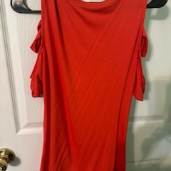 Venus Coral Top Size  Medium NWOT - Picture 2 of 3